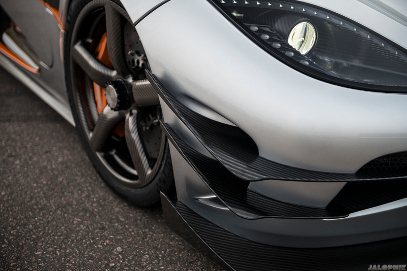 Illustration for article titled The Koenigsegg One:1 Is Sweden's 280 MPH Carbon Fiber Hypercar